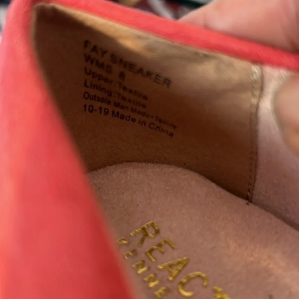 Kenneth Cole “Reaction” Farrah Sneakers, coral 🪸 color , size8M